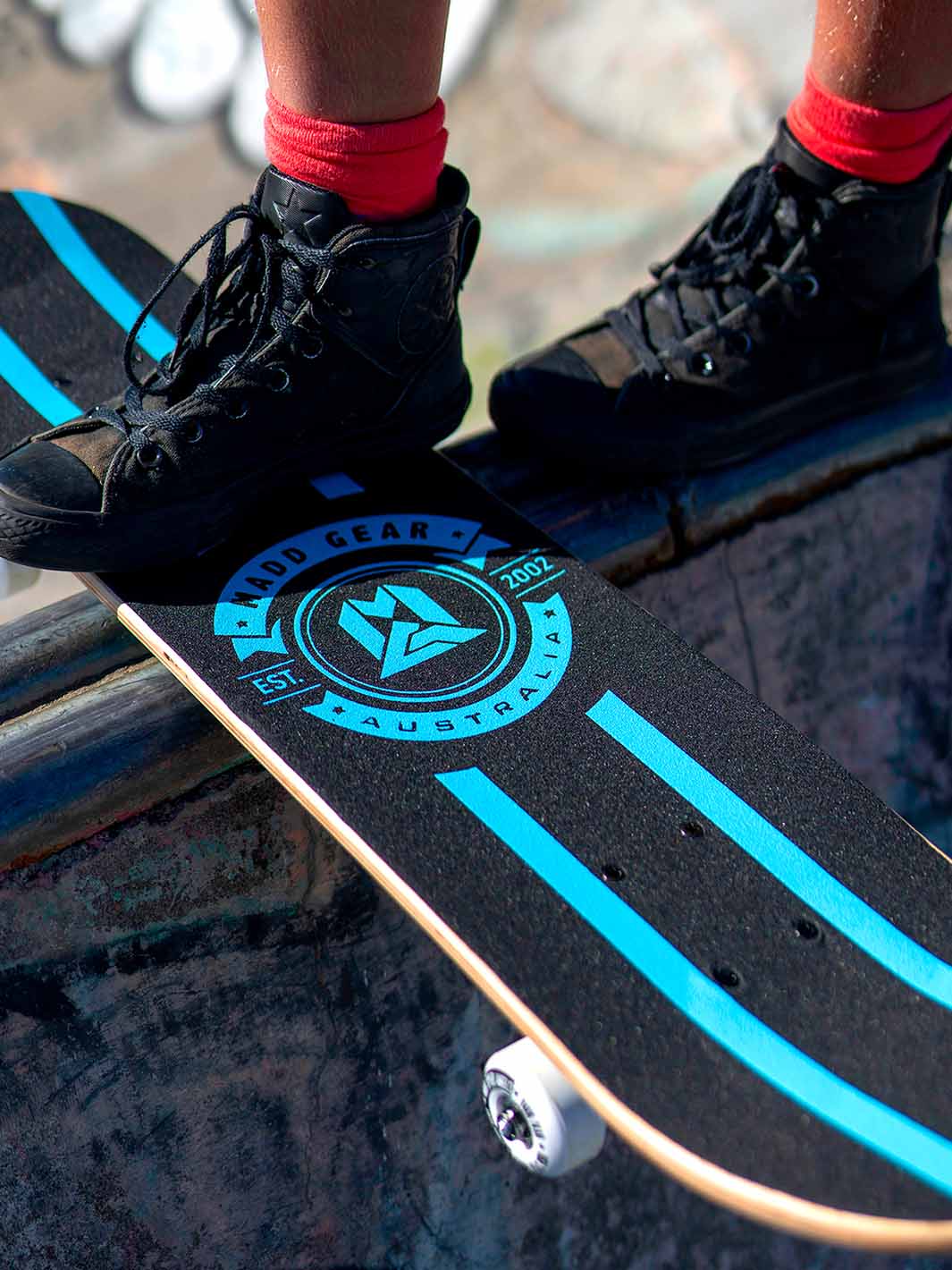madd-gear-31-ltr-complete-skateboard-galactic-shred image 3
