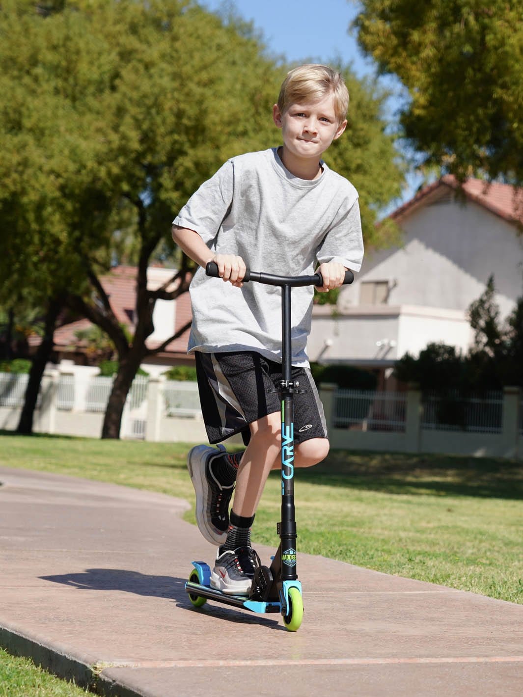 madd-gear-flight-light-up-scooter-green-blue-kinderroller-mit-led-deck image 3