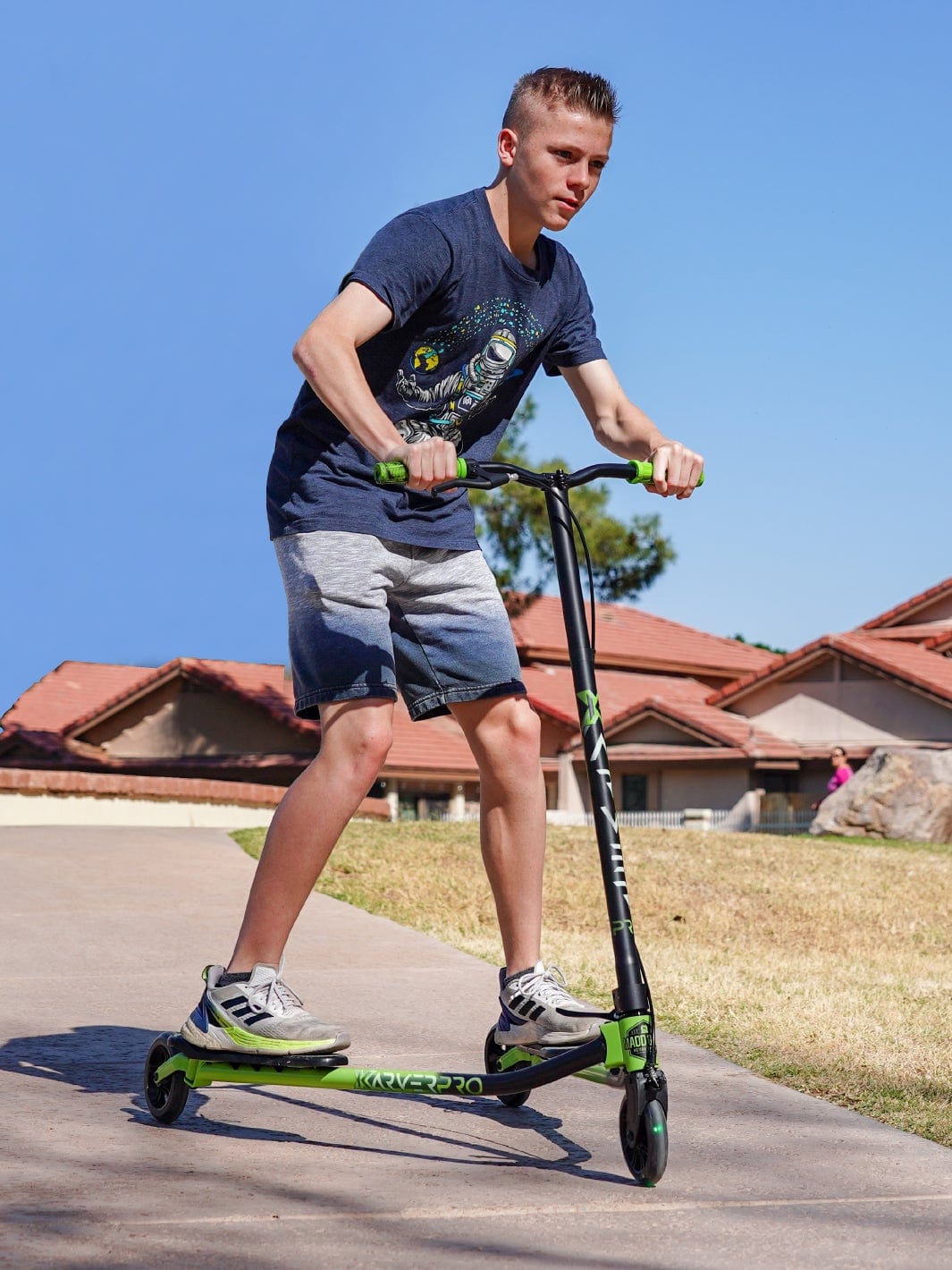 madd-gear-x-karver-pro-3-in-1-scooter-black-green-mit-light-up-rad image 3