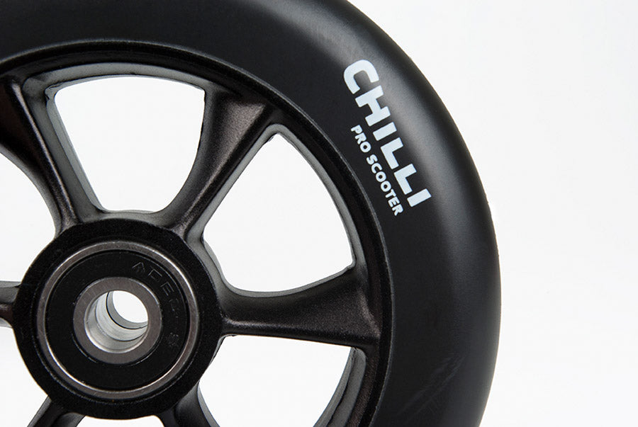 chilli-pro-scooter-wheel-black-110mm-beast-v2-stunt-scooter-rolle image 4
