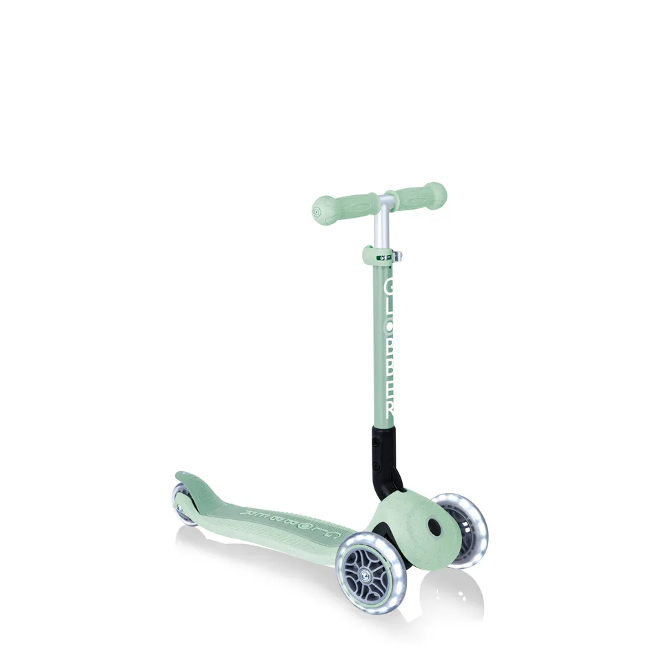 globber-junior-foldable-lights-ecologic-kinderroller-aus-recycling-material image 1